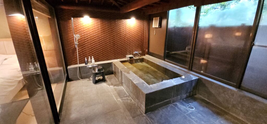 20251015 163724 small